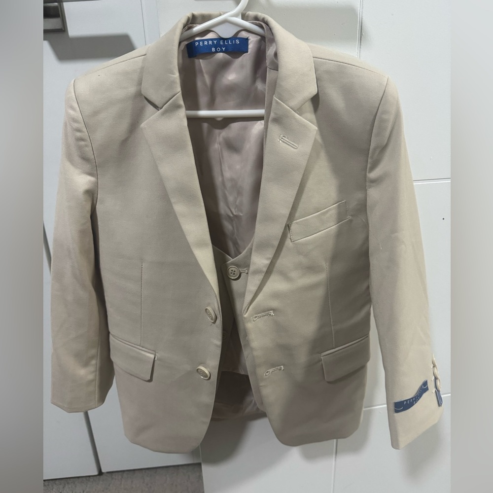 Perry Ellis Tan Sport Coat with Notch Lapel and Tailored Fit